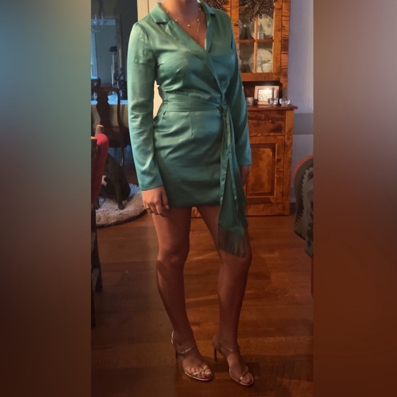 green silk wrap dress perfect for homecoming - Picture 1 of 3